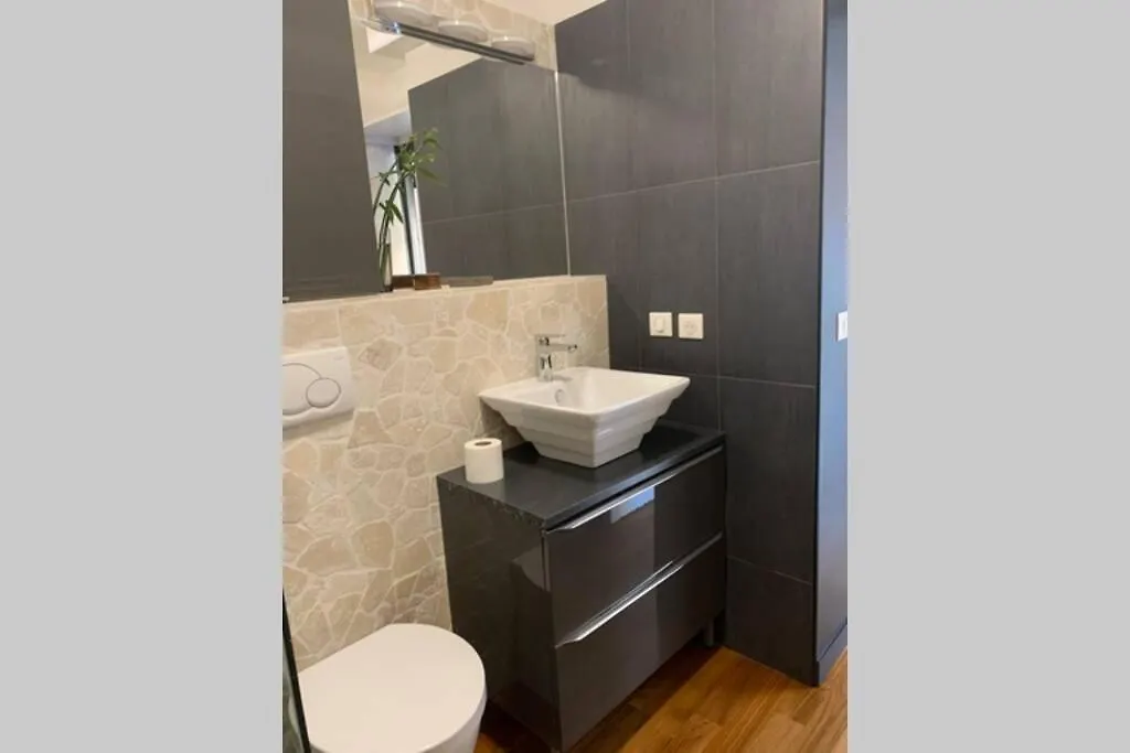 Juan Les Pins Joli T2 Parking Inclus! Apartment Antibes