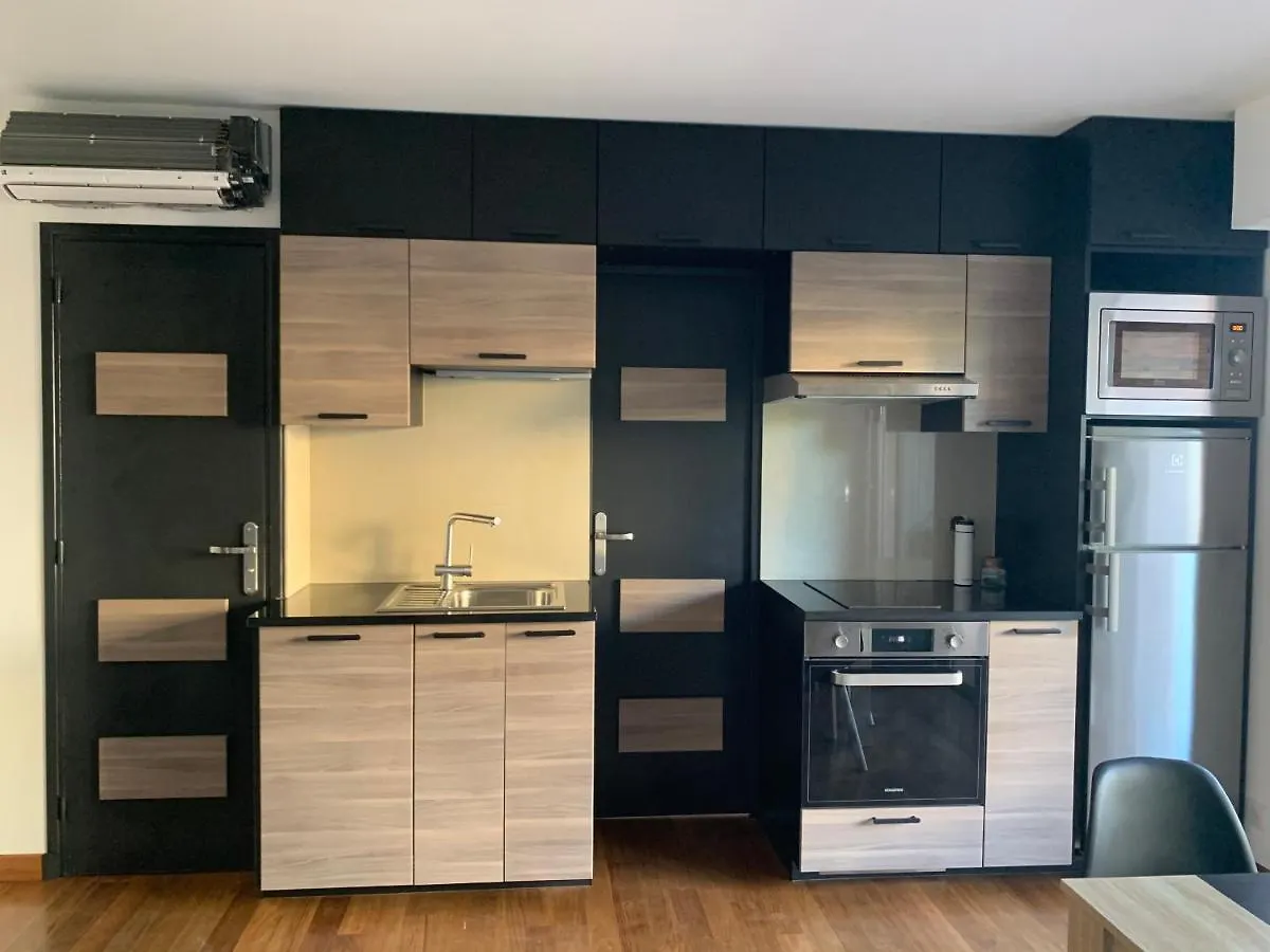 Juan Les Pins Joli T2 Parking Inclus! Apartment Antibes